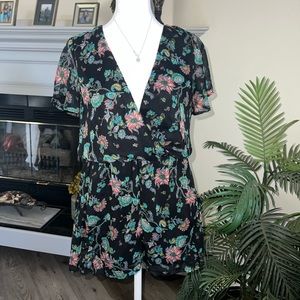 Beautiful Like New Floral Romper Size S